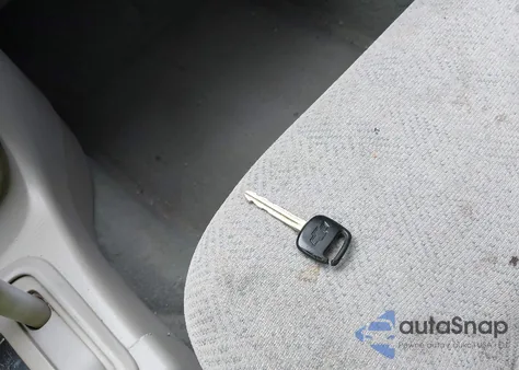 2000 Chevrolet Prizm из США, поврежденный, VIN 1Y1SK5289YZ401584